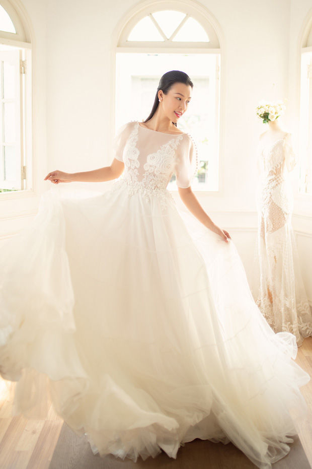 Vắng chú rể, MC Hoàng Oanh một mình đi thử váy cưới vẫn đẹp mơ màng trước ngày trọng đại - Ảnh 2. Vắng chú rể, MC Hoàng Oanh một mình đi thử váy cưới vẫn đẹp mơ màng trước ngày trọng đại - Ảnh 2.