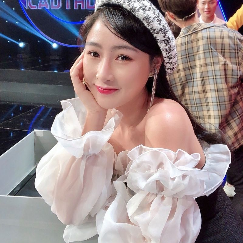 Vi Xù - Cô nàng ngọt ngào lột xác mạnh mẽ trong bộ ảnh mới