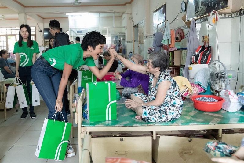 Hành trình truyền cảm hứng trong 2 năm giữ vương miện của H'Hen Niê