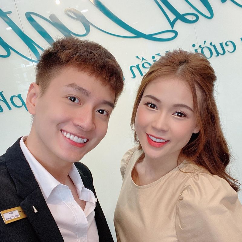 Không phô trương, ồn ào nhưng Ngô Kiến Huy lại toàn bạn là sao khủng