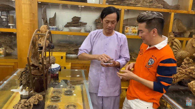 Hoài Linh cho Đàm Vĩnh Hưng xem vòng 2 tỷ 2.