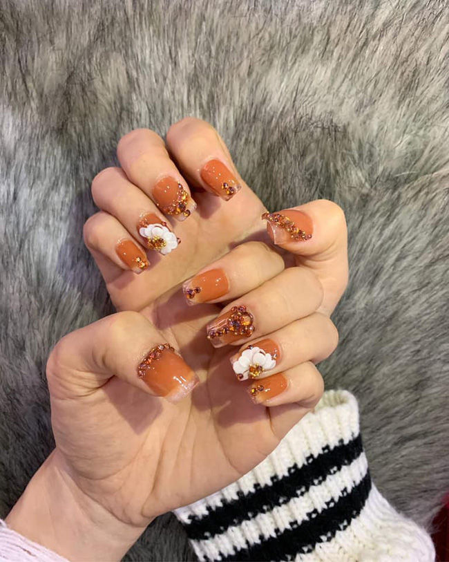 500 chị em thi nhau khoe móng xinh lung linh đón Tết: Đẹp trước đã, rửa bát... tính sau - Ảnh 4. 500 chị em thi nhau khoe móng xinh lung linh đón Tết: Đẹp trước đã, rửa bát... tính sau - Ảnh 4.