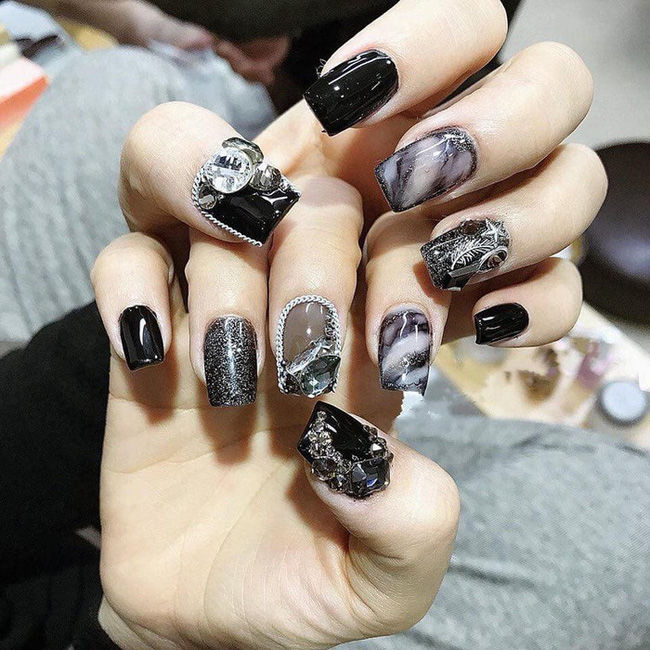 500 chị em thi nhau khoe móng xinh lung linh đón Tết: Đẹp trước đã, rửa bát... tính sau - Ảnh 14. 500 chị em thi nhau khoe móng xinh lung linh đón Tết: Đẹp trước đã, rửa bát... tính sau - Ảnh 14.
