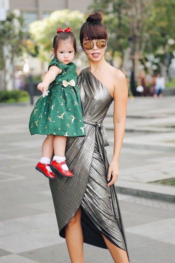 Hà Anh nuôi con 0 Hà Anh, siêu mẫu Hà Anh, con Hà Anh