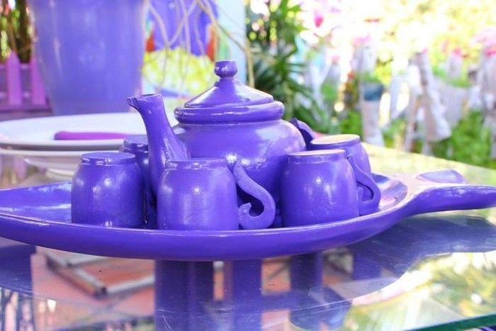 Lão nông gây sốt cộng đồng mạng với sở thích màu tím quái lạ