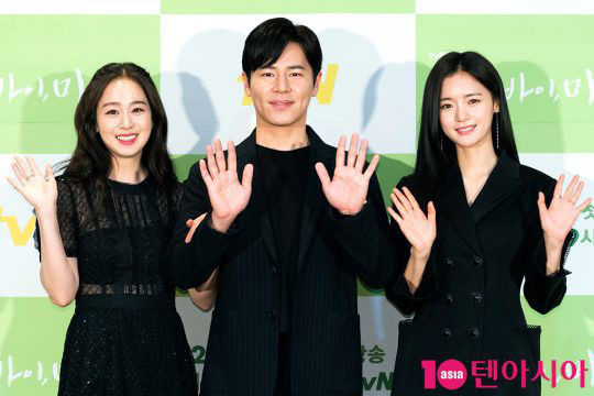 Kim Tae Hee trở lại sau sinh: Xứng danh mỹ nhân đẹp nhất xứ Hàn