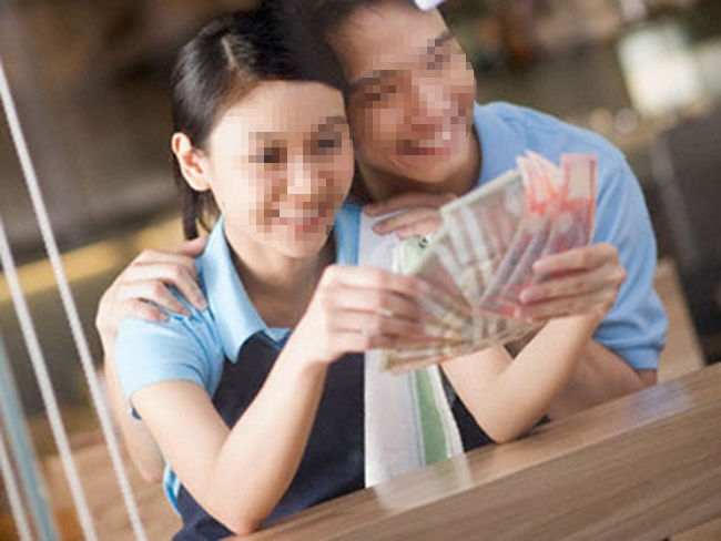 Vợ ở nhà nội trợ vẫn được tính có nhu nhập tương đương chồng