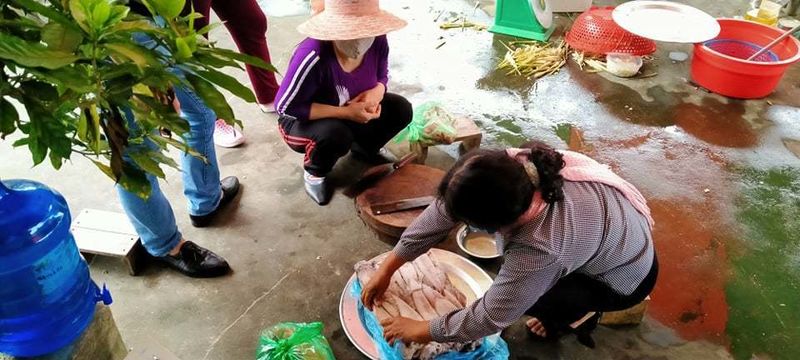Chính quyền xã vận động mọi người hoãn đám cưới vì dịch Covid-19