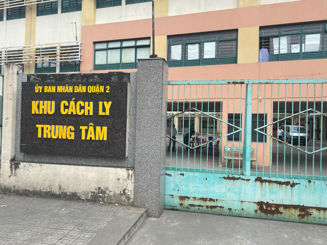 Ấm lòng với siêu thị 0 đồng phục vụ người cách ly tại quận 2