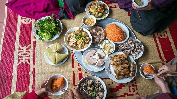 Những quy tắc lịch sự tối thiểu trên mâm cơm người Việt