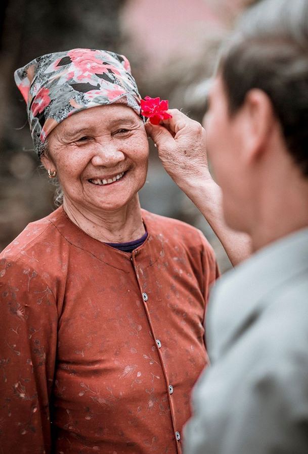 Chau trai chup anh ky niem 60 nam ngay cuoi cho ong ba noi hinh anh 4 96534136_290042692010603_3412129492632600576_o.jpg
