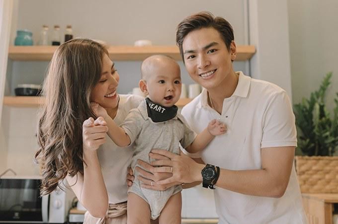 Những ông bố bỉm sữa nổi tiếng chăm con khéo hơn vợ của Vbiz
