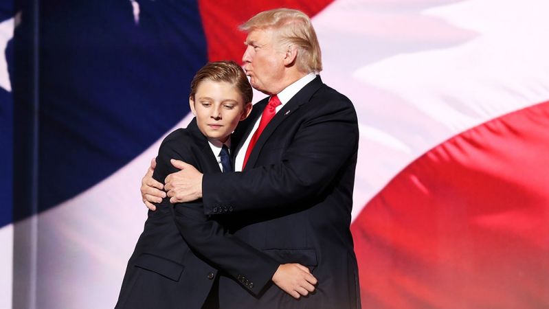 hoang tu be nuoc my barron trump va cuoc song vuong gia tu trong trung