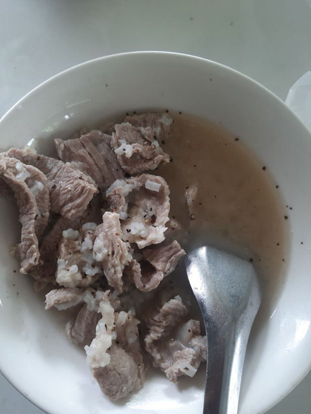 Ốm thở không ra hơi, cô vợ nhờ chồng nấu cháo và cái kết... muốn ốm thêm: Thôi thế còn may rồi! - Ảnh 2. Ốm thở không ra hơi, cô vợ nhờ chồng nấu cháo và cái kết... muốn ốm thêm: Thôi thế còn may rồi! - Ảnh 2.
