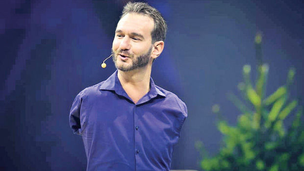 Cuộc sống hiện tại của người không tay không chân Nick Vujicic từng gây bão khi đến Việt Nam khiến ai cũng ngưỡng mộ - Ảnh 2. Cuộc sống hiện tại của người không tay không chân Nick Vujicic từng gây bão khi đến Việt Nam khiến ai cũng ngưỡng mộ - Ảnh 2.