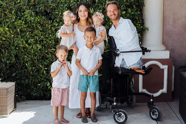 Cuộc sống hiện tại của người không tay không chân Nick Vujicic từng gây bão khi đến Việt Nam khiến ai cũng ngưỡng mộ - Ảnh 5. Cuộc sống hiện tại của người không tay không chân Nick Vujicic từng gây bão khi đến Việt Nam khiến ai cũng ngưỡng mộ - Ảnh 5.