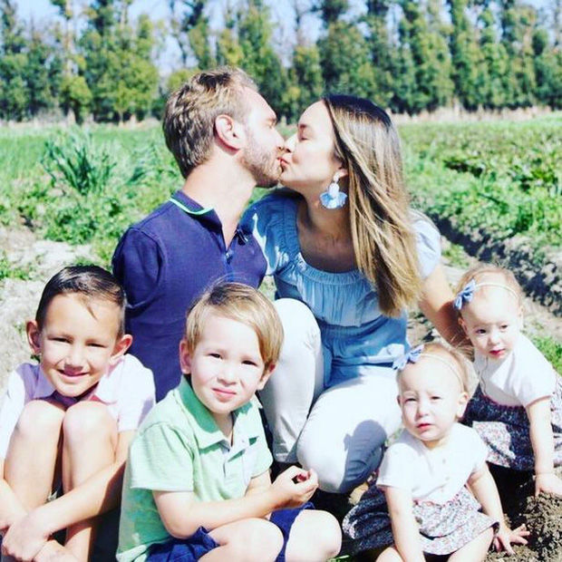 Cuộc sống hiện tại của người không tay không chân Nick Vujicic từng gây bão khi đến Việt Nam khiến ai cũng ngưỡng mộ - Ảnh 6. Cuộc sống hiện tại của người không tay không chân Nick Vujicic từng gây bão khi đến Việt Nam khiến ai cũng ngưỡng mộ - Ảnh 6.