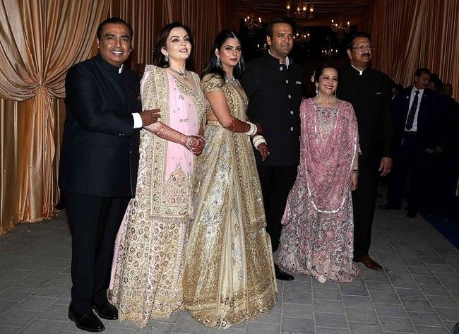 Thói quen của tỷ phú Mukesh Ambani: Chỉ trả 46 tỷ VNĐ/năm cho mình