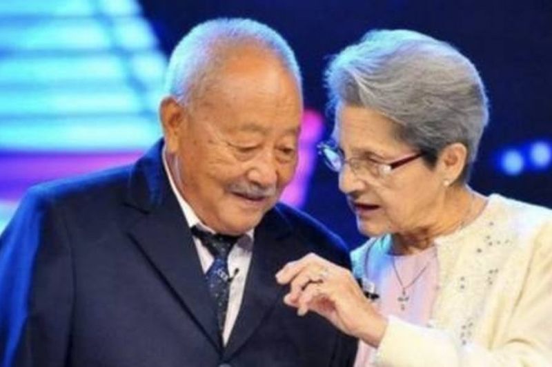 Yuan Dibao và Daniel Li đã tái hợp vào năm 2010 sau khi anh gửi thư đến nhà cô ở Pháp. Ảnh: Bản tin