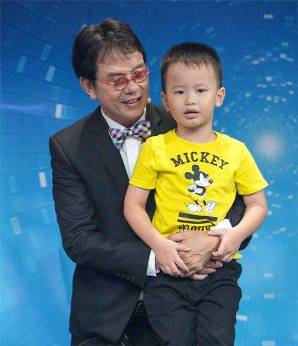 Nhạc sĩ Đức Huy và con trai 5 tuổi. - Tin sao Viet - Tin tuc sao Viet - Scandal sao Viet - Tin tuc cua Sao - Tin cua Sao