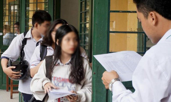 Thí sinh đã hoàn thành hai môn Ngữ Văn và Toán trong ngày 9/8. (Ảnh: Dân Trí)
Kỳ thi năm nay sẽ được tổ chức trong vòng 3 buổi. (Ảnh: Thanh Niên)