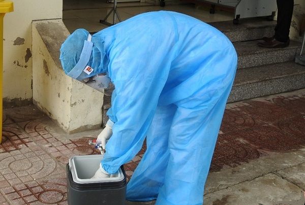 Hành khách người Hà Tĩnh trốn cách ly âm tính lần 1 với SARS-CoV-2