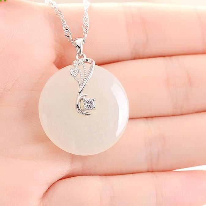 Tìm hiểu về Trang Sức Ngọc Phỉ Thúy Phong Thủy - Đá Thạch Anh Kim Tự Tháp