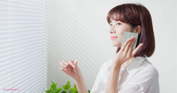 Nghe chuyên gia hướng dẫn cách “tiễn” mụn trứng cá do nội tiết