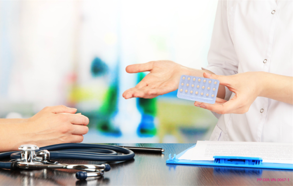 Nghe chuyên gia hướng dẫn cách “tiễn” mụn trứng cá do nội tiết