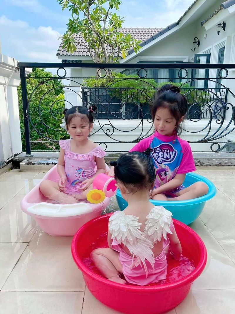 Cưng con kiểu Đoàn Di Băng: Lấy biệt thự Phú Mỹ Hưng xây khu vui chơi