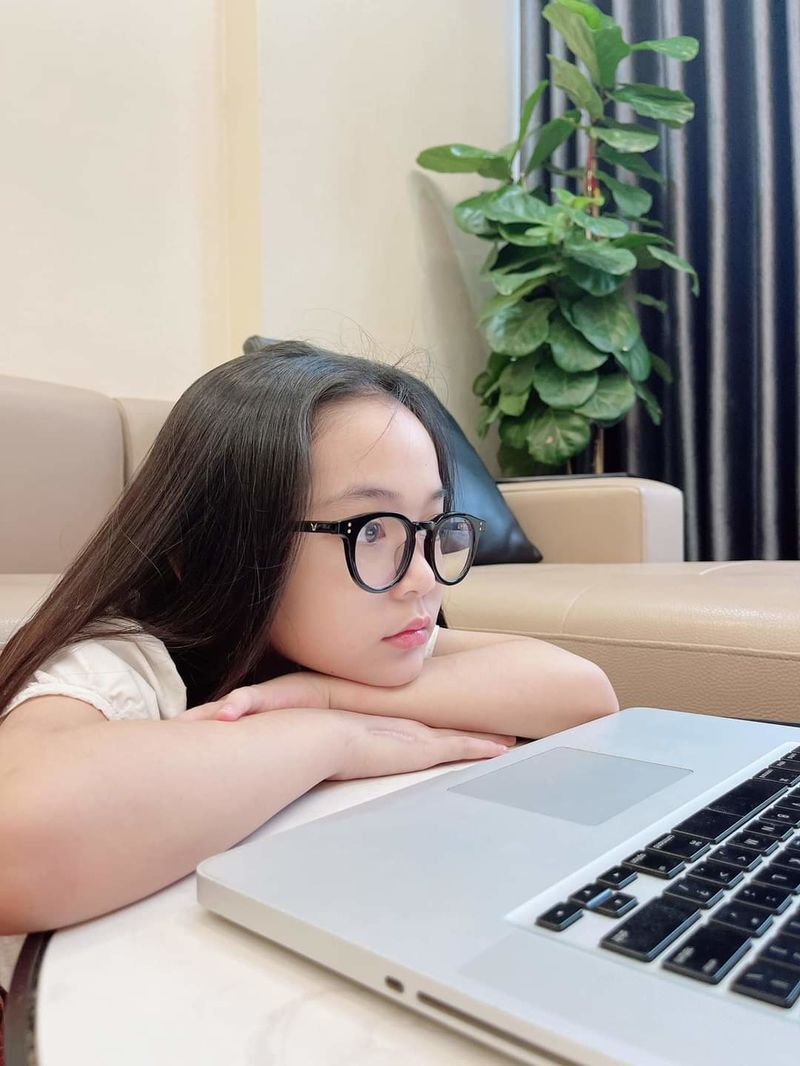 Bản sao nhí của Bảo Anh: Đóng phim giờ vàng VTV, 9 tuổi 2 sổ tiết kiệm