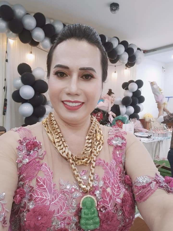 Cô Minh Hiếu người phủ vàng dự sinh nhật CEO chuyển giới Trần Đoàn