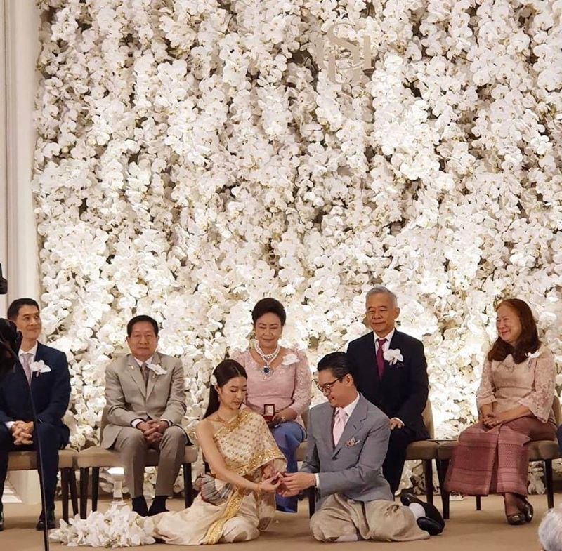 Bạn thân nữ thần rắn làm vợ đại gia, lễ cưới mất nửa năm chuẩn bị