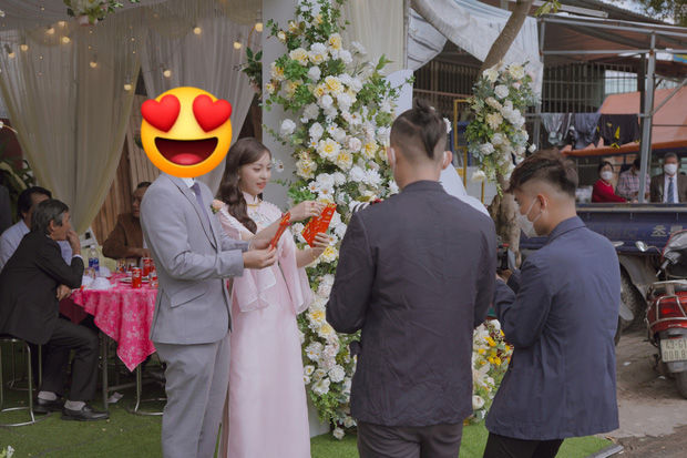 Hội tình cũ Quang Hải: Nhật Lê khoe khéo nhẫn kim cương