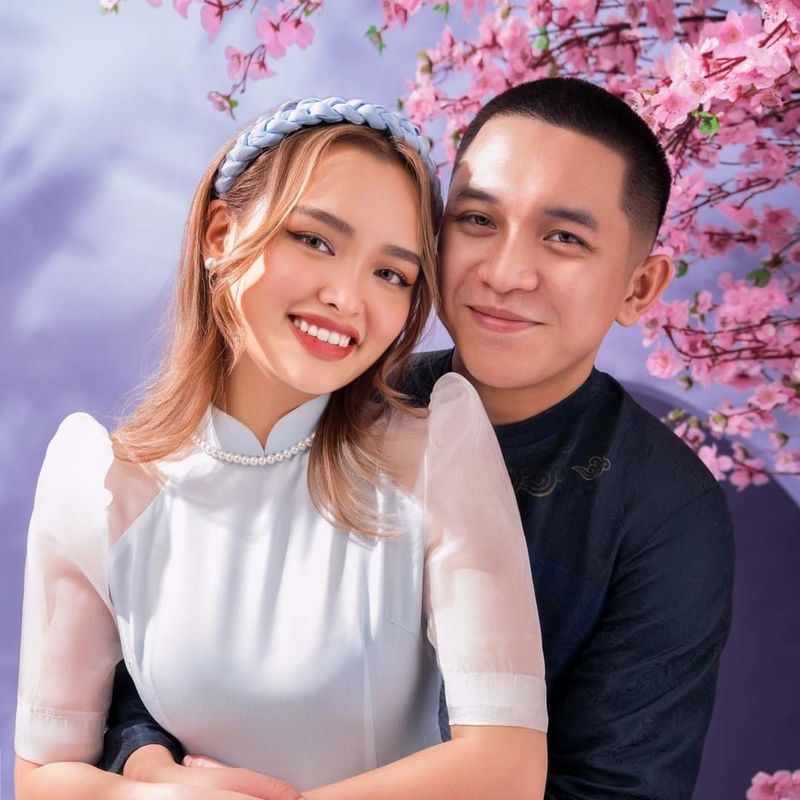 Cặp đôi hot Tiktok Linda Ngô - Phong Đạt diện style áo dài