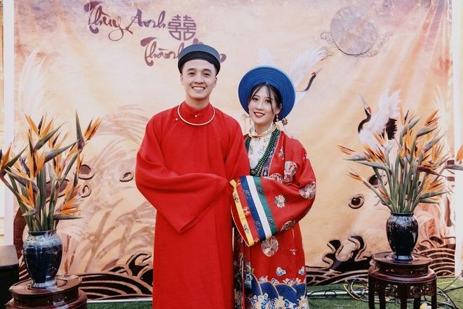 Cô dâu chiếm spotlight khi diện áo Nhật Bình, khoe thần thái đỉnh cao