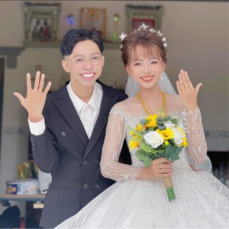 Ngoại hình của cô dâu, chú rể đang nhận được nhiều lời khen của người hâm mộ. (Ảnh: FB Võ Thành Ý)