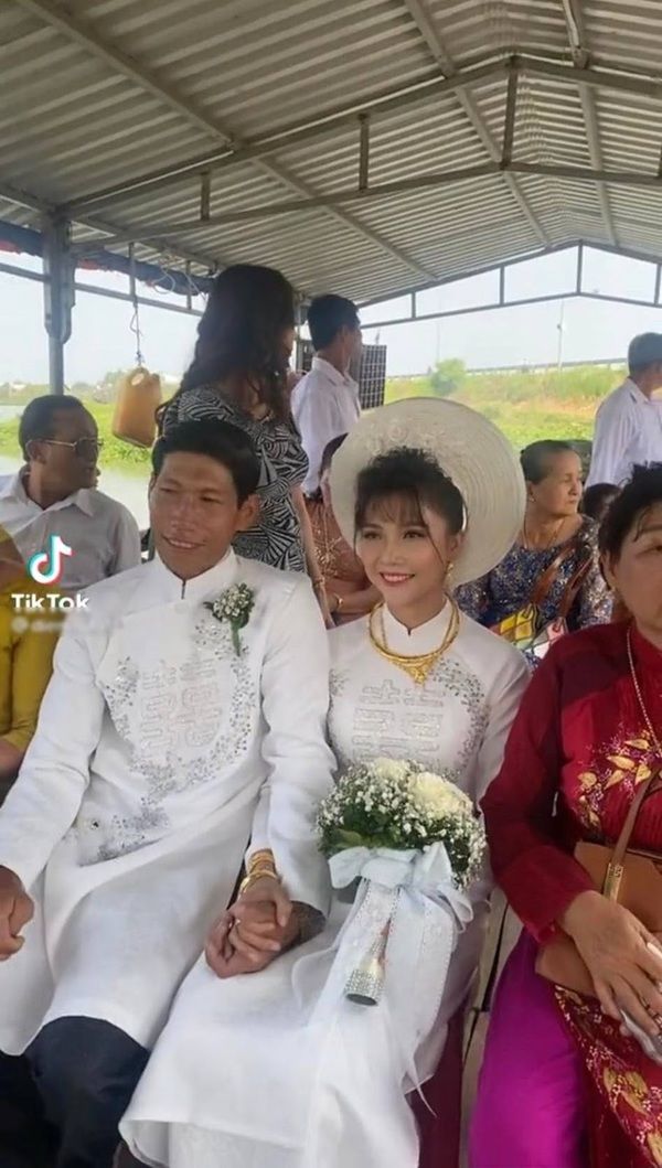 Đám cưới vợ xinh nhưng chồng kém sắc: Hạnh phúc không ở bề ngoài