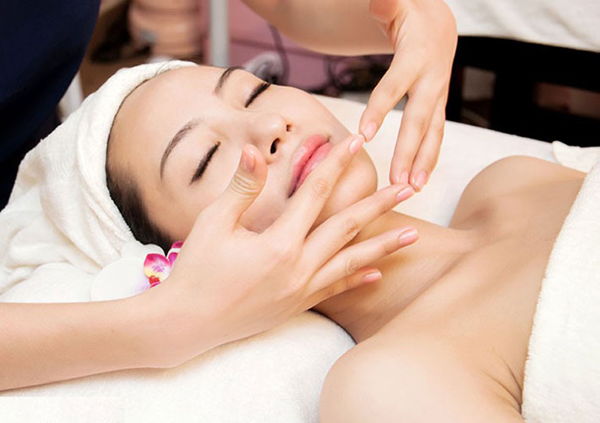 5 công dụng của Massage mặt khiến bạn muốn đến ngay Spa và luôn – Phoenix Resort Bắc Ninh