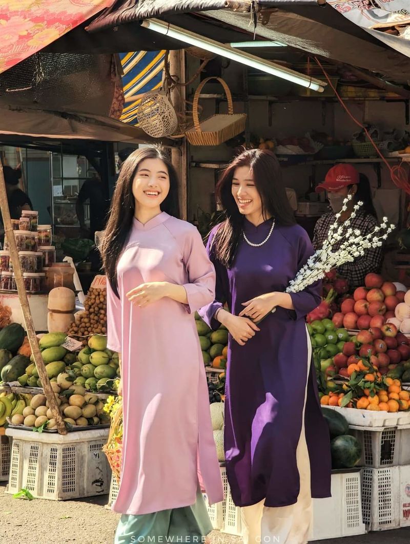 Áo dài du xuân 2023: Kiểu không tay, dáng suông mặc là thành tâm điểm