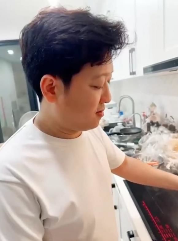 Lý do Trường Giang thường xuyên tặng đồ đắt tiền cho Nhã Phương