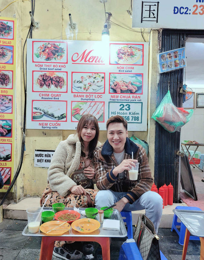 Cặp đôi thường hẹn hò riêng hâm nóng tình cảm. (Ảnh: FB Phương Phạm)
Cặp đôi thường hẹn hò riêng hâm nóng tình cảm. (Ảnh: FB Phương Phạm) - Tin sao Viet - Tin tuc sao Viet - Scandal sao Viet - Tin tuc cua Sao - Tin cua Sao