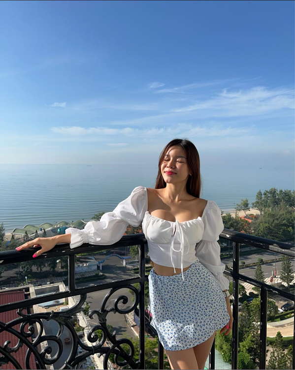 Bạn gái Lâm Tây luôn chọn cách đối mặt thẳng thắn với những lời khen chê về ngoại hình của mình. (Ảnh: FB Bùi Thị Yến Xuân) Bạn gái Lâm Tây luôn chọn cách đối mặt thẳng thắn với những lời khen chê về ngoại hình của mình. (Ảnh: FB Bùi Thị Yến Xuân)
