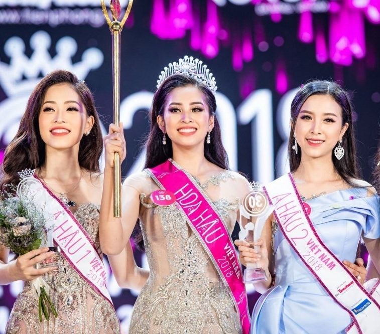 Á hậu Thuý An (ngoài cùng bên phải) là đại diện ban đầu của Việt Nam tại MI 2018. (Ảnh: HHVN) Á hậu Thuý An (ngoài cùng bên phải) là đại diện ban đầu của Việt Nam tại MI 2018. (Ảnh: HHVN)
