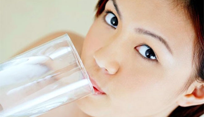Uống nước trước bữa ăn: Cách giảm cân đơn giản nhất