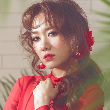 Diện mốt tóc xù mì: người “thăng hoa” nhan sắc, người trở thành “thảm họa” showbiz