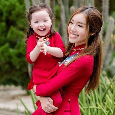 Những mĩ nhân Việt tự hào vì không mang phận “đẻ thuê”, con sinh ra giống hệt mẹ