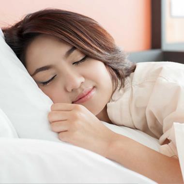 Ai khó ngủ hay ngủ không ngon thì nên trồng ngay những loại cây này trong phòng ngủ của mình