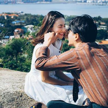 Sau tất cả, điều cần nhất trong cuộc đời là chọn được người có thể nắm tay và đi đến cuối con đường