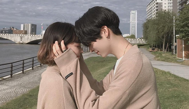 Thực tế chứng minh, muốn cưa trai đẹp các cô gái cứ phải mặt dày trước đã Thực tế chứng minh, muốn cưa trai đẹp các cô gái cứ phải mặt dày trước đã